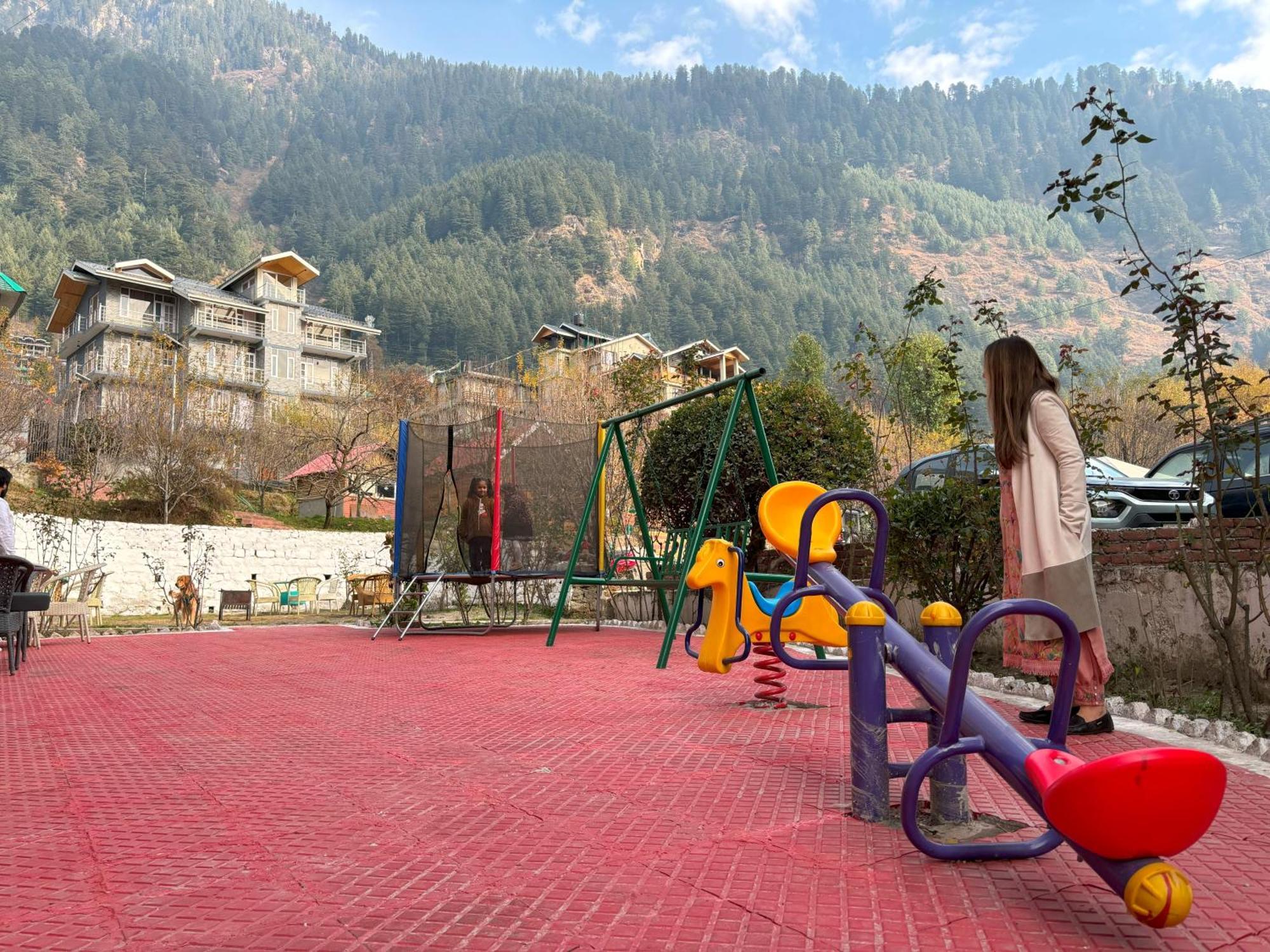 Hill River Resort - Central Heated & Air Cooled - Near Mall Road , Best Property Of Manali 2024- 2025 Buitenkant foto