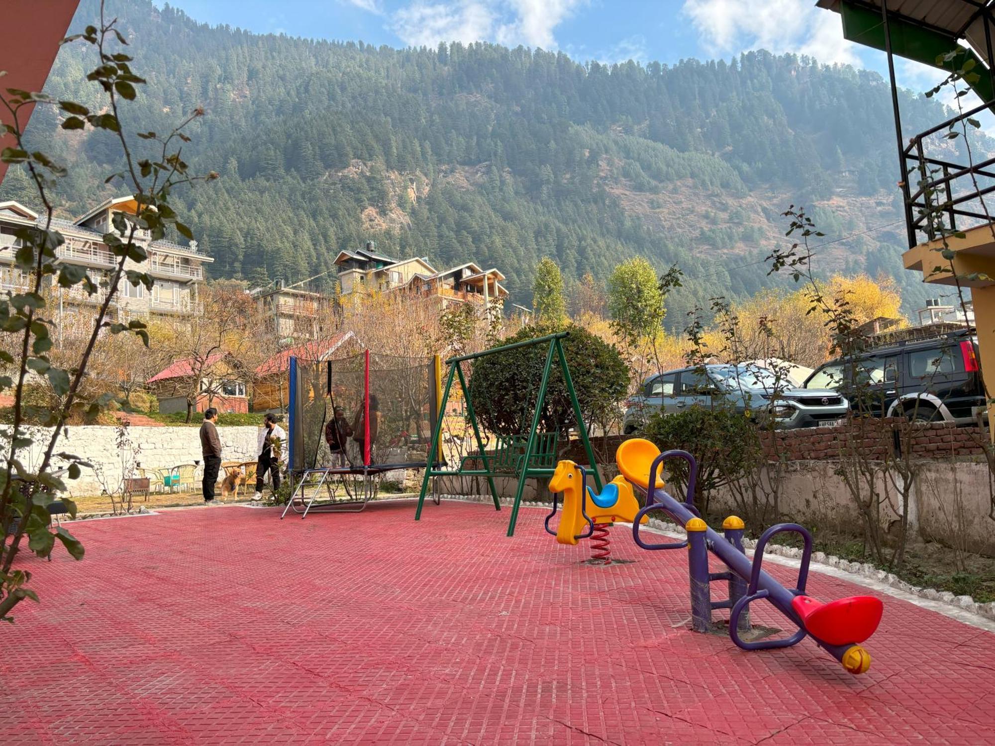 Hill River Resort - Central Heated & Air Cooled - Near Mall Road , Best Property Of Manali 2024- 2025 Buitenkant foto