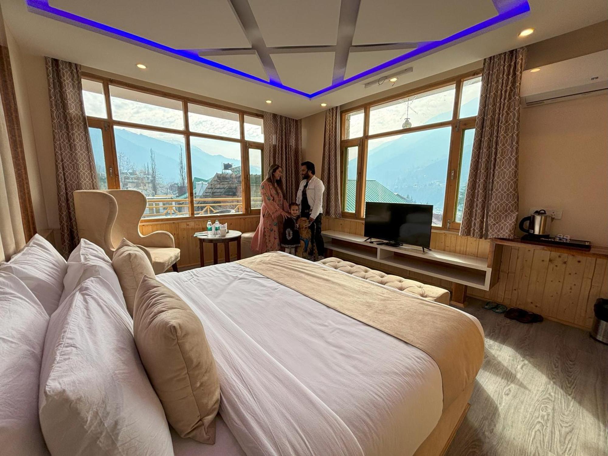 Hill River Resort - Central Heated & Air Cooled - Near Mall Road , Best Property Of Manali 2024- 2025 Buitenkant foto