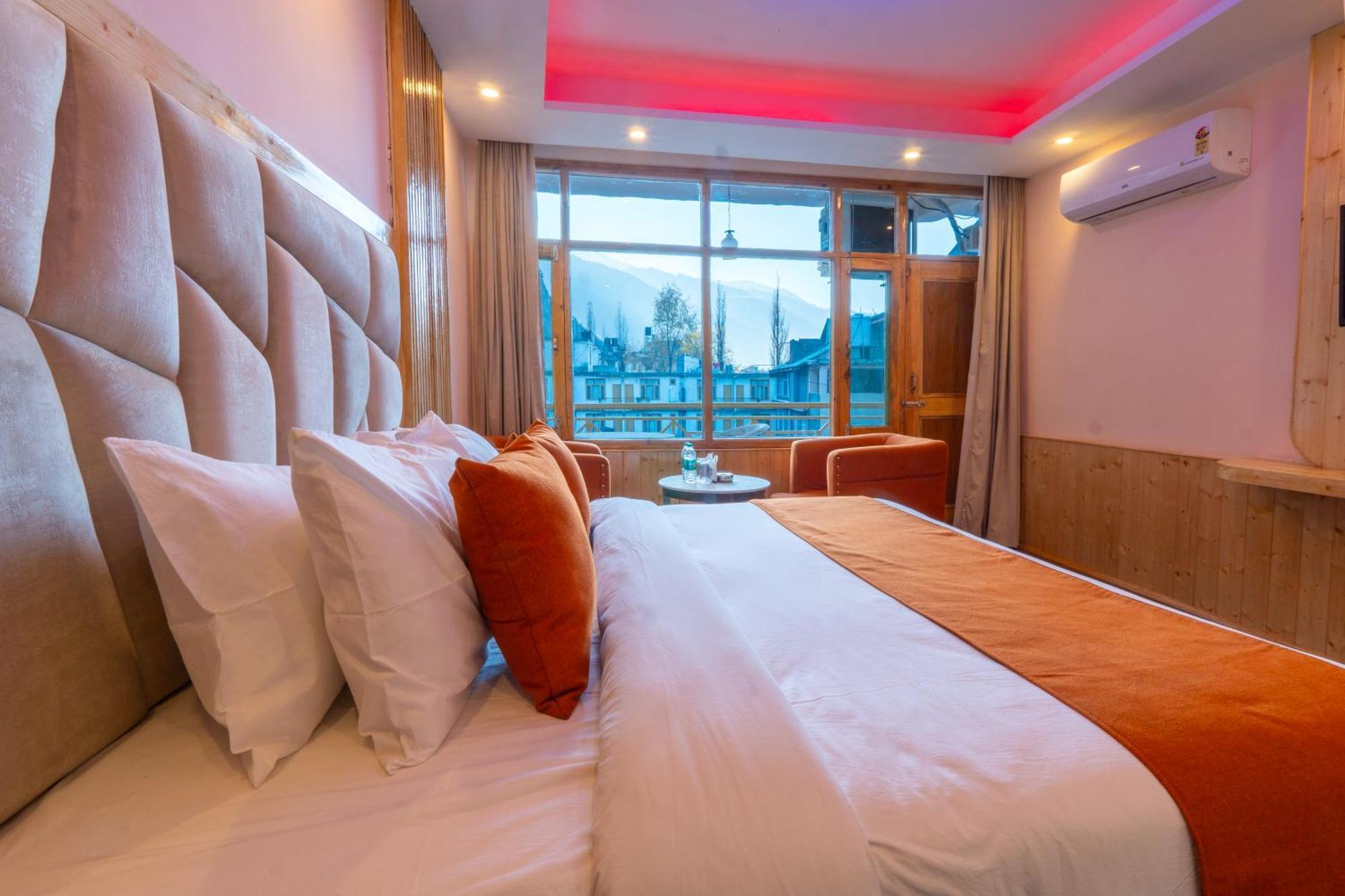 Hill River Resort - Central Heated & Air Cooled - Near Mall Road , Best Property Of Manali 2024- 2025 Buitenkant foto