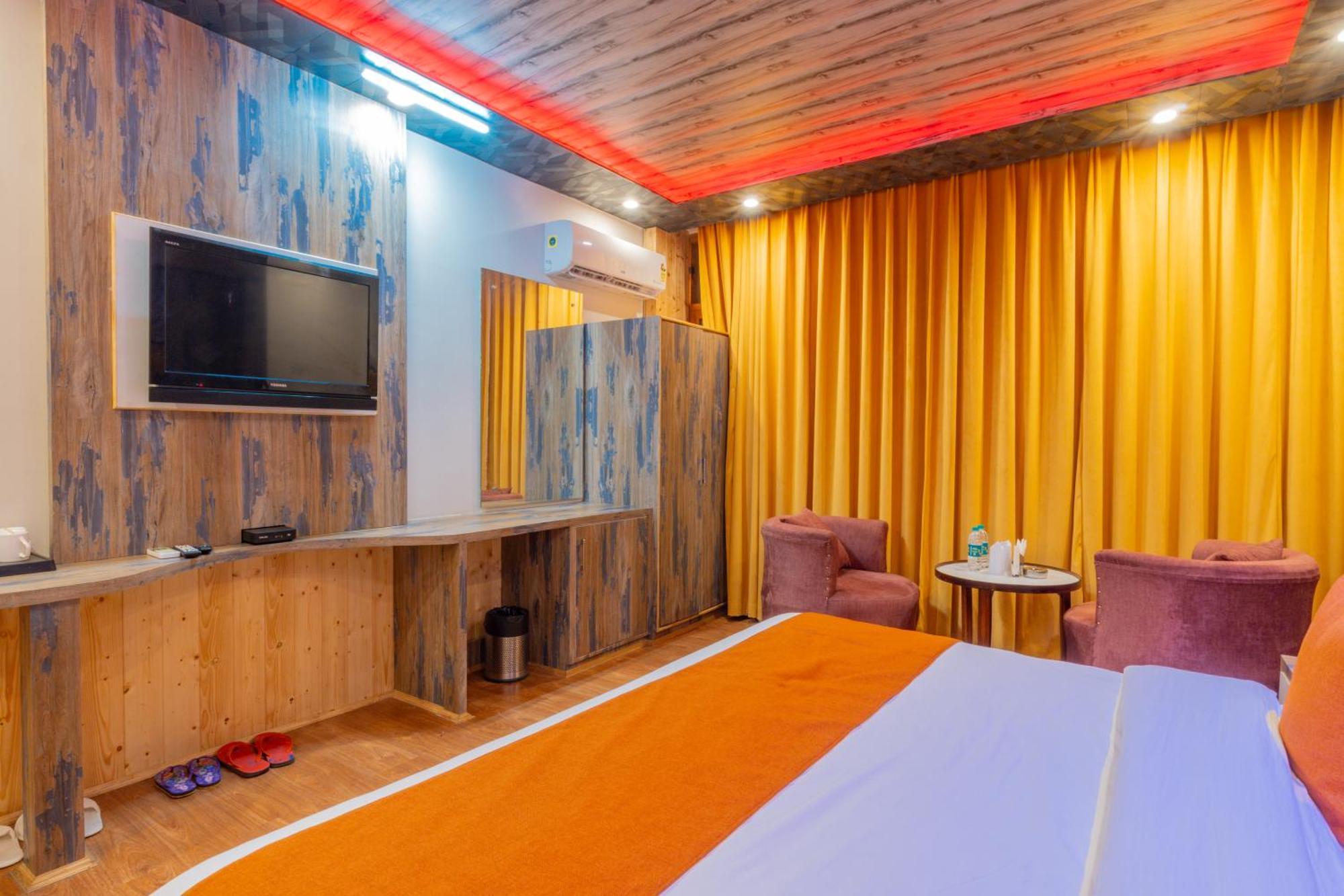 Hill River Resort - Central Heated & Air Cooled - Near Mall Road , Best Property Of Manali 2024- 2025 Buitenkant foto